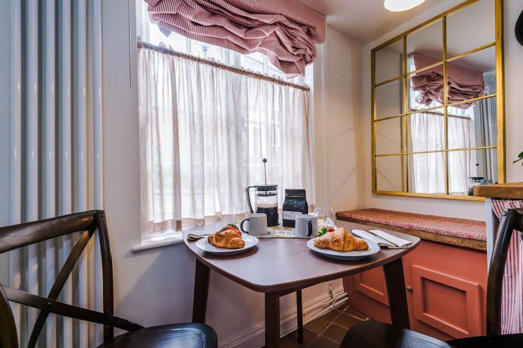 Rustic Chester Cottage Near Shops & Terrace מראה חיצוני תמונה