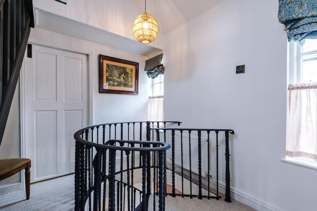 Rustic Chester Cottage Near Shops & Terrace מראה חיצוני תמונה